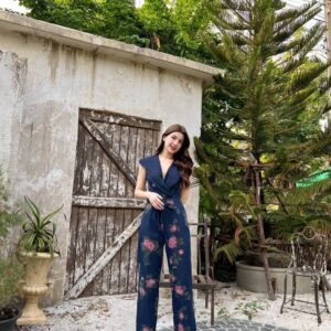 (นางแบบ ใส่ ชุด ขาย) Bellita DeNiM Flower Embroided Jumpsuit จั้มสูทยีนส์ขายาว จั้มสูทยีนส์ลายดอกสีหวาน จั้มสูทผ้ายีนส์