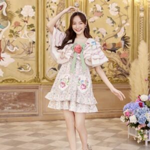Beau tifuL Pandora DreSS เดรสสั้น เดรสสวยหวาน เดรสอลัง ช่วงปกระบายชั้นๆ แต่งกุหลาบตรงอกสุดหวาน