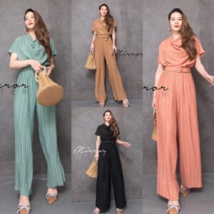 (Hot pro) (นางแบบ ใส่ ชุด ขาย) Momentum Collar Pleat Jumpsuit จั้มสูทคอถ่วง กางเกงอัดพลีท สวยเก๋ พร้อมเข็มขัด เหมือนใส่
