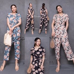 V2 XX RoseY RosE JumpSuit จั้มสูทลายดอก จั้มสูททรงหลวม ขายาวคอวี ทรงโคร่งช่วงเอวมีสายผูกเอวพันได้ฟรีสไตล์
