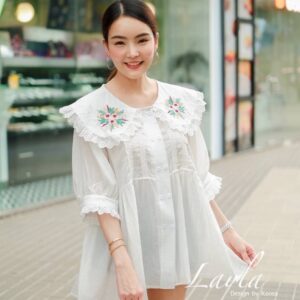 WhitE FairY CottoNe LonG ToP สาวอวบใส่ได้ เสื้อตัวยาวแขนพอง ต่ออกสีขาวสวยน่ารัก ปกใหญ่ปักดอกไม้